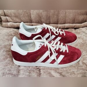 Adidas Gazelle Collegiate Burgundy Size 7(men), 8(women)